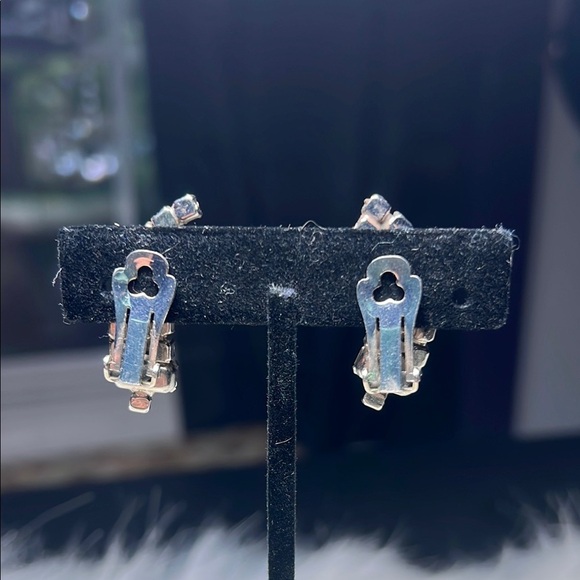 Vintage Rhinestone Silver Crystal Clip On Earrings - Picture 2 of 4
